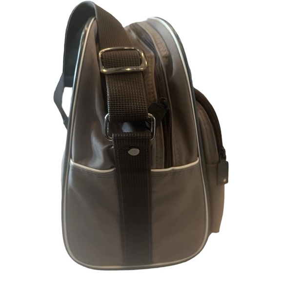 Samsonite 10x11 Carry-on, Overnight, Travel Shoulder Bag - Oyster Color - Picture 4 of 7